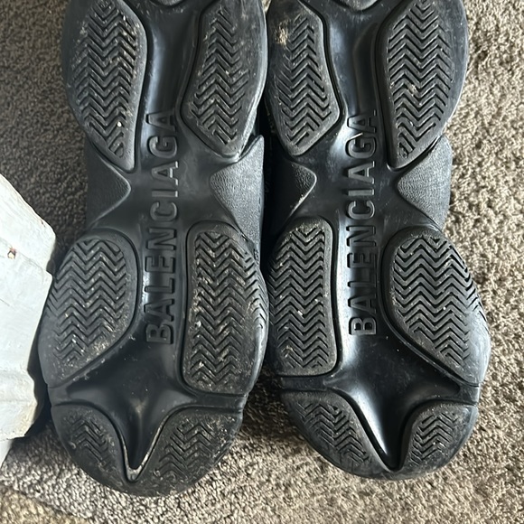 These are the Balenciaga triple S no box bought them couple months back - Picture 4 of 5